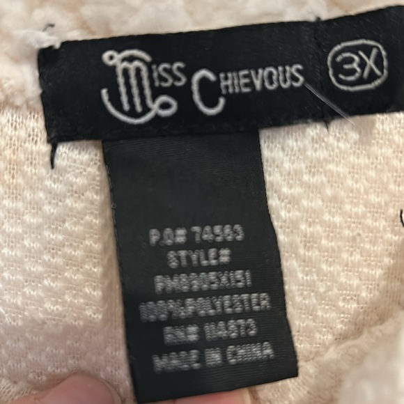 MissChevious holiday sweater says “FAB-YULE-OUS” red, green and yellow leaves - Picture 5 of 5